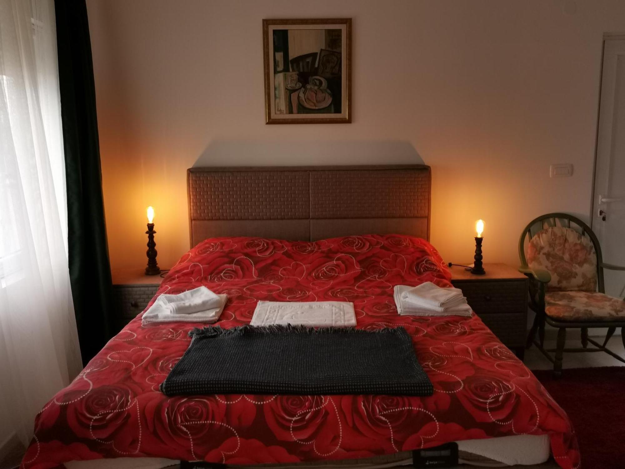 In Apartments Airport Mitrovici  Экстерьер фото